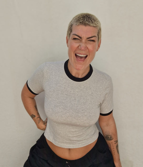 Soft Life Core Tee Mid Crop Ecovero i Top in Grey/ Marl and Black rib