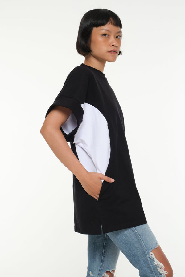 Abstract Oversized Sleeveless Tee in Black and White with POCKETS! - Manners London