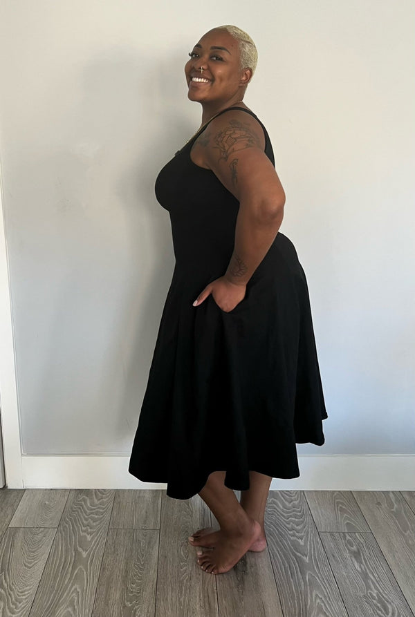 Asri Dress Iza Neck Midi Regular in Black - Manners London
