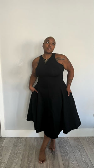 Asri Dress Iza Neck Midi Regular in Black - Manners London