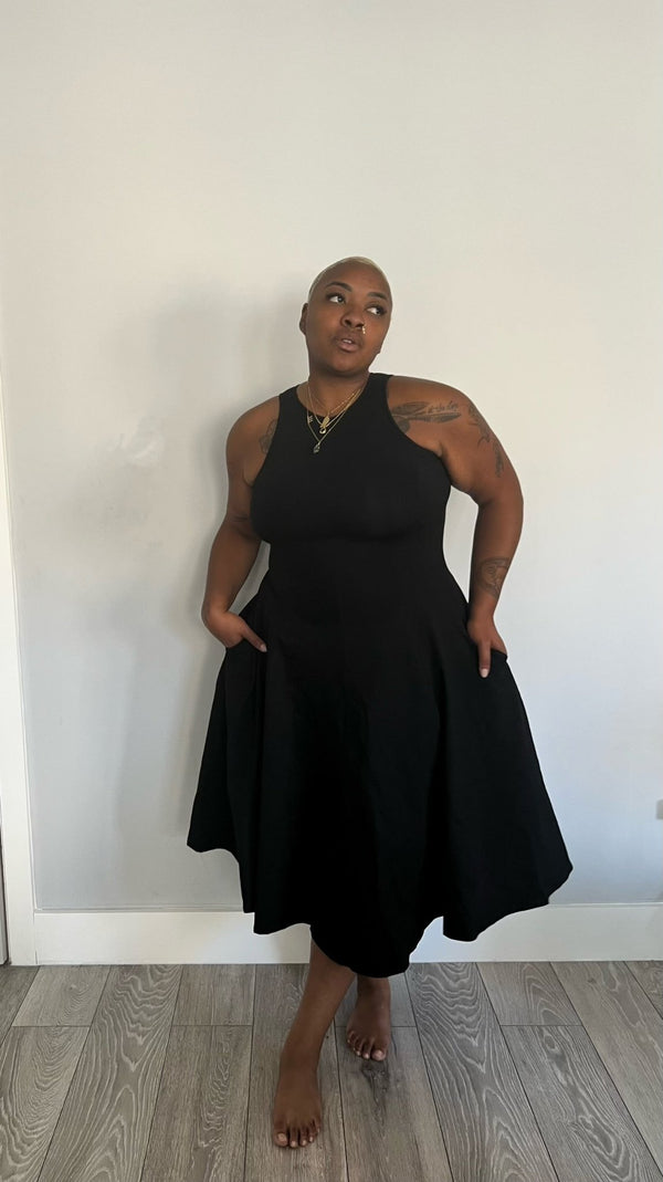 Asri Dress Iza Neck Midi Regular in Black - Manners London