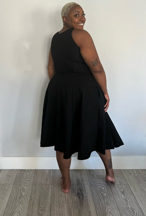 Asri Dress Iza Neck Midi Regular in Black - Manners London