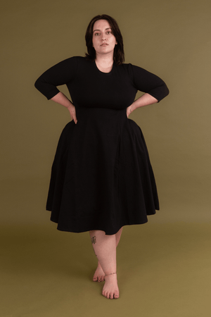 Asri Dress Leki Midi 3/4 sleeve in Black - Manners London