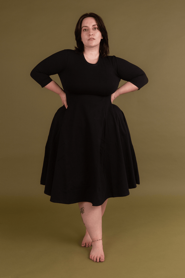 Asri Dress Leki Midi 3/4 sleeve in Black - Manners London
