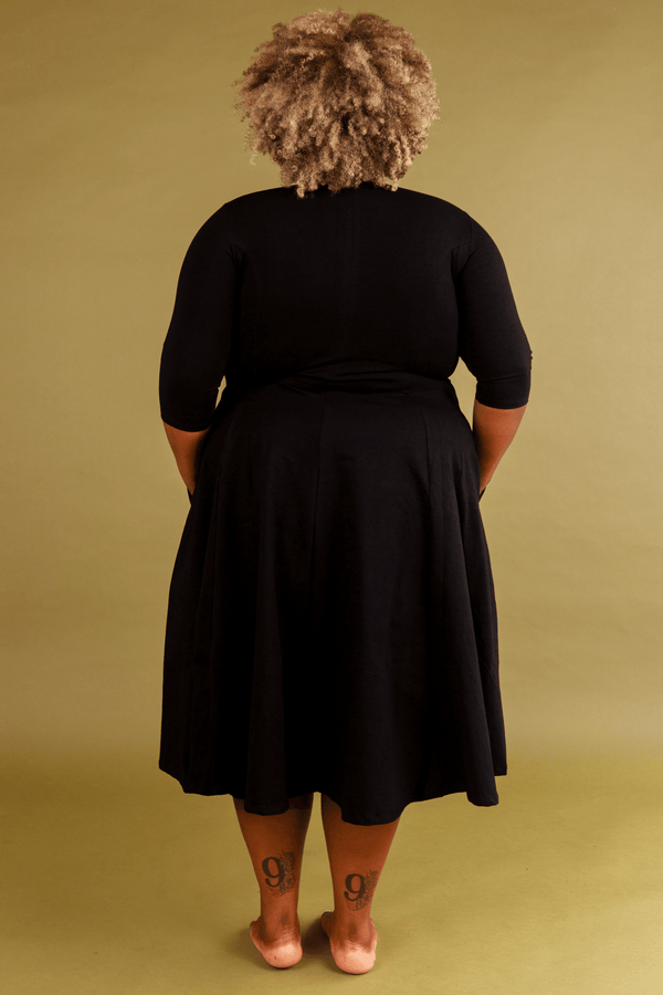 Asri Dress Leki Midi 3/4 sleeve in Black - Manners London