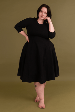 Asri Dress Leki Midi 3/4 sleeve in Black - Manners London
