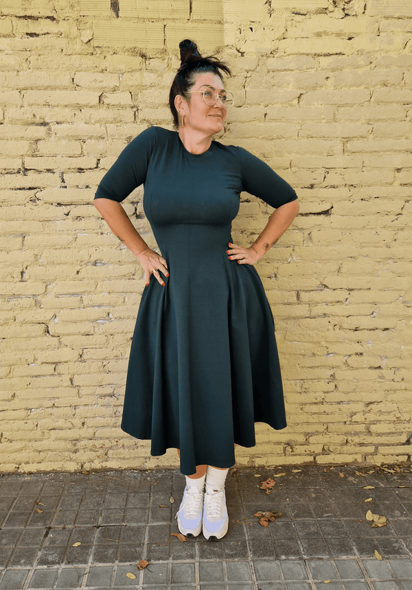 Asri Leki Dress Midi 3/4 sleeve in Forest Green - Manners London