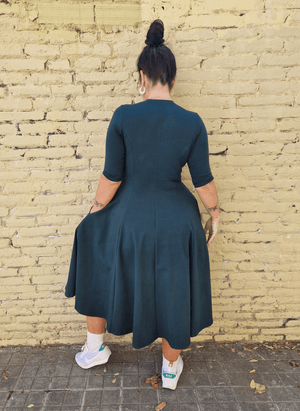 Asri Leki Dress Midi 3/4 sleeve in Forest Green - Manners London