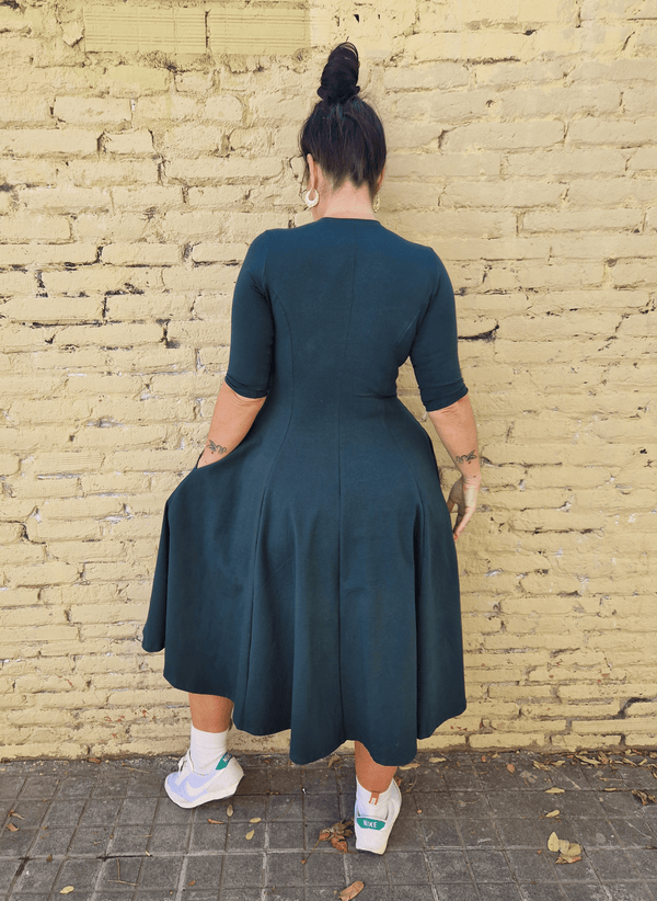 Asri Leki Dress Midi 3/4 sleeve in Forest Green - Manners London