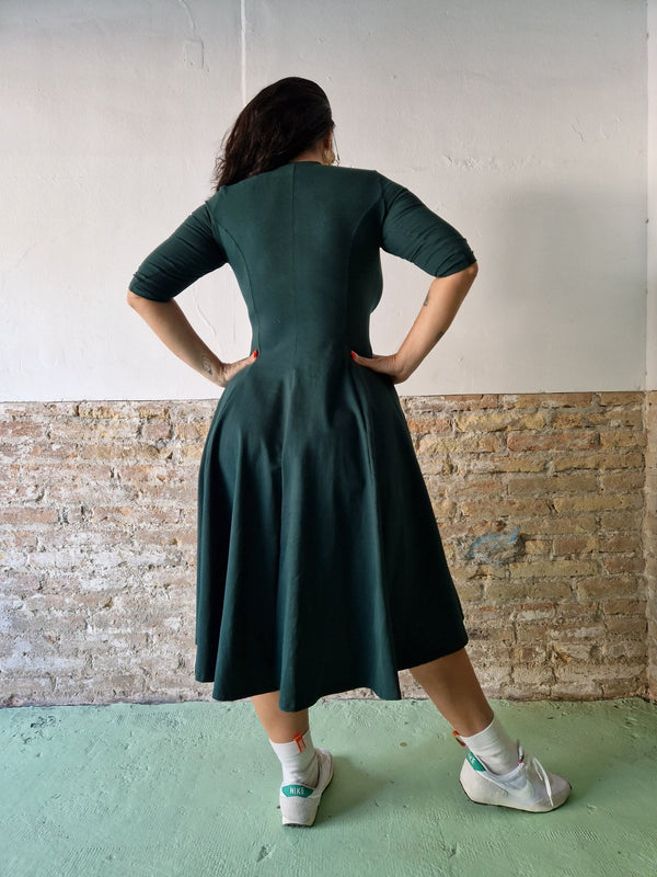 Asri Leki Dress Midi 3/4 sleeve Petite in Forest Green - Manners London