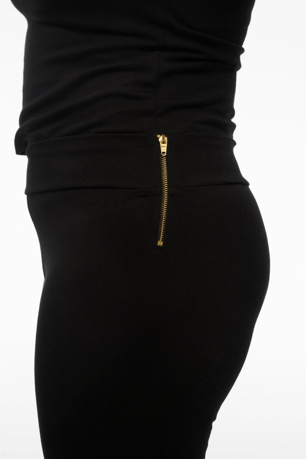 Capri Pants in Black - Manners London