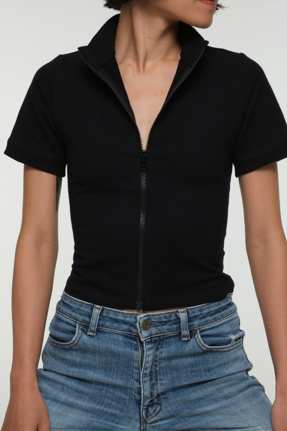 Core ZIP Mid Crop Tee in Black with black rib - Manners London