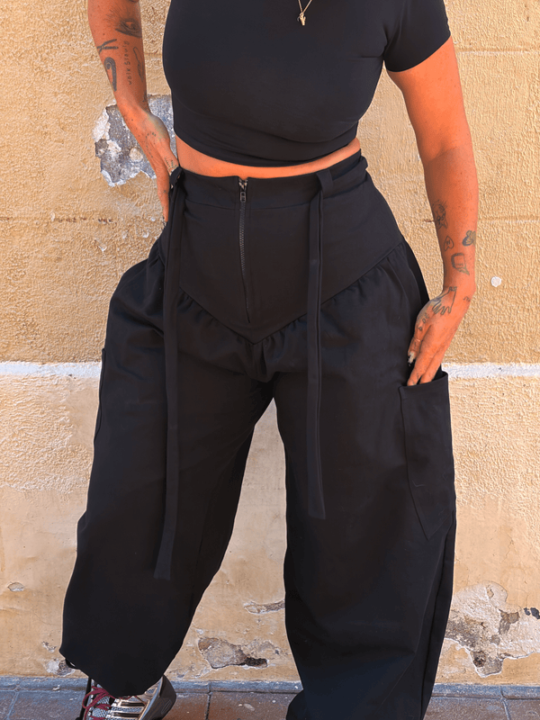 Corset Puff Pants with 4(!) pockets in Black - Manners London