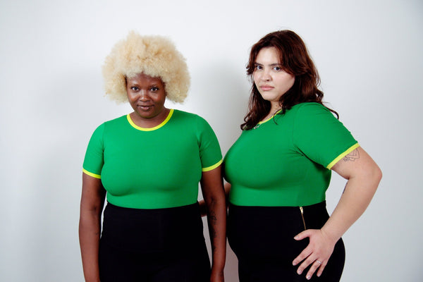 Crew Neck T-shirt in Full Length in Grass Green/Lime Green edging - Manners London
