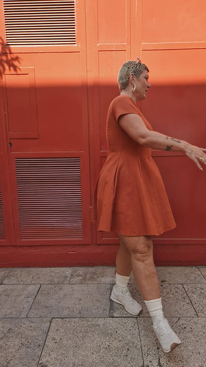 Asri Leki Dress Mini (short sleeves) in Burnt Orange
