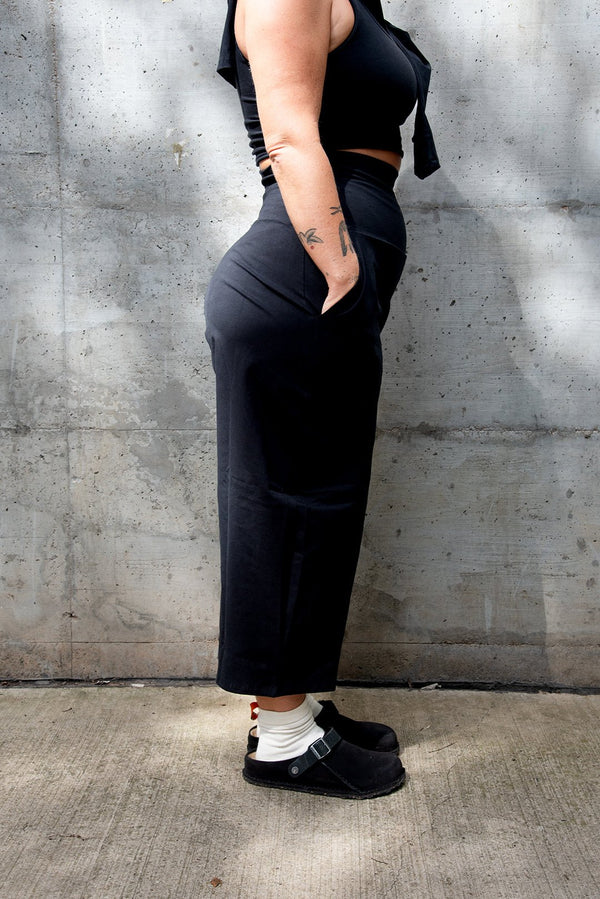 Puff Pants Petite in Black - Manners London
