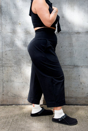 Puff Pants Petite in Black - Manners London