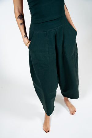 Puff Pants Regular in Forest Green - Manners London