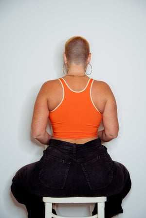 Shinni Neck Crop Tank In Flame/Peach Dust piping - Manners London