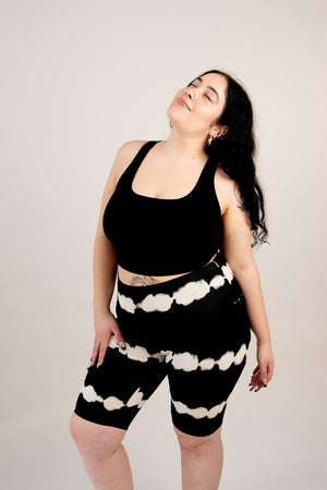 Shinni Neck Crop Tank Top In Black - Manners London