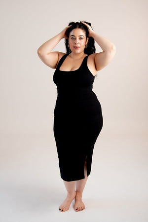 Shinni Neck Midi Dress Petite In Black - Manners London