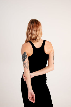 Shinni Neck Midi Dress Petite In Black - Manners London