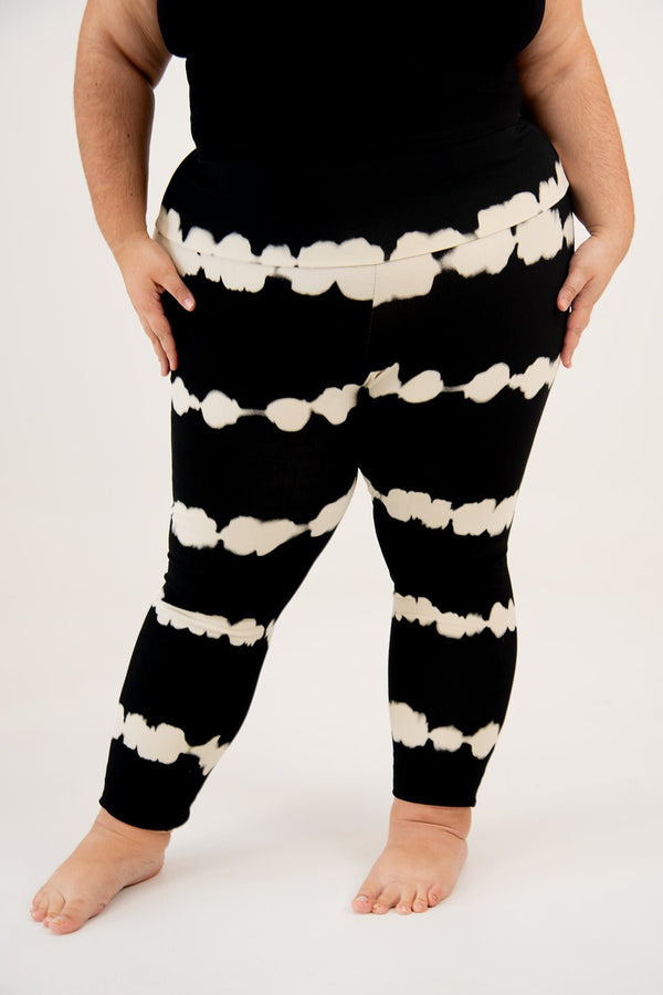 Super High Waist Tib Pant In Blot Black - Manners London