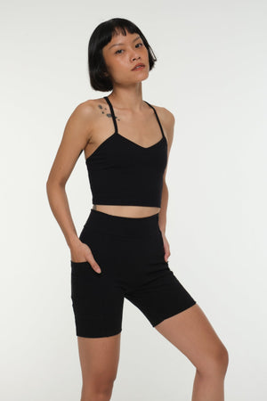 Tib Shorts Petite with pockets and zip in Black - Manners London