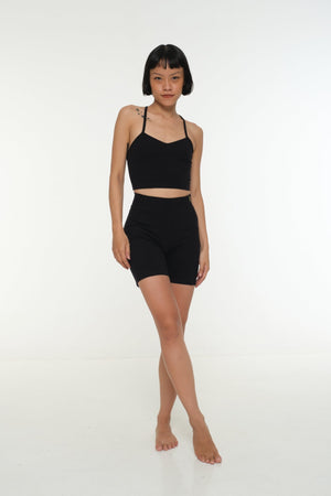 Tib Shorts Petite with pockets and zip in Black - Manners London