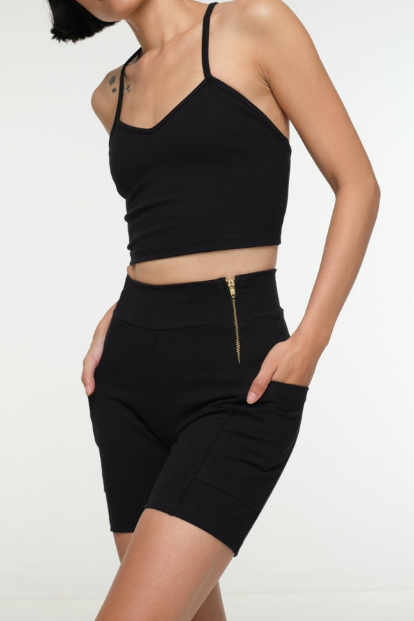 Tib Shorts Petite with pockets and zip in Black - Manners London