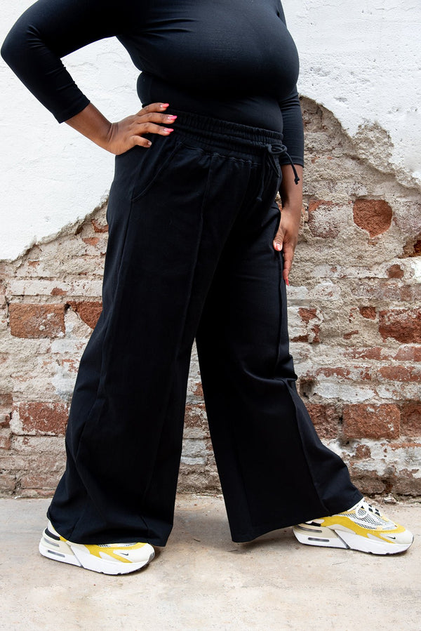 Trackie Trousers Wide Petite in Black - Manners London