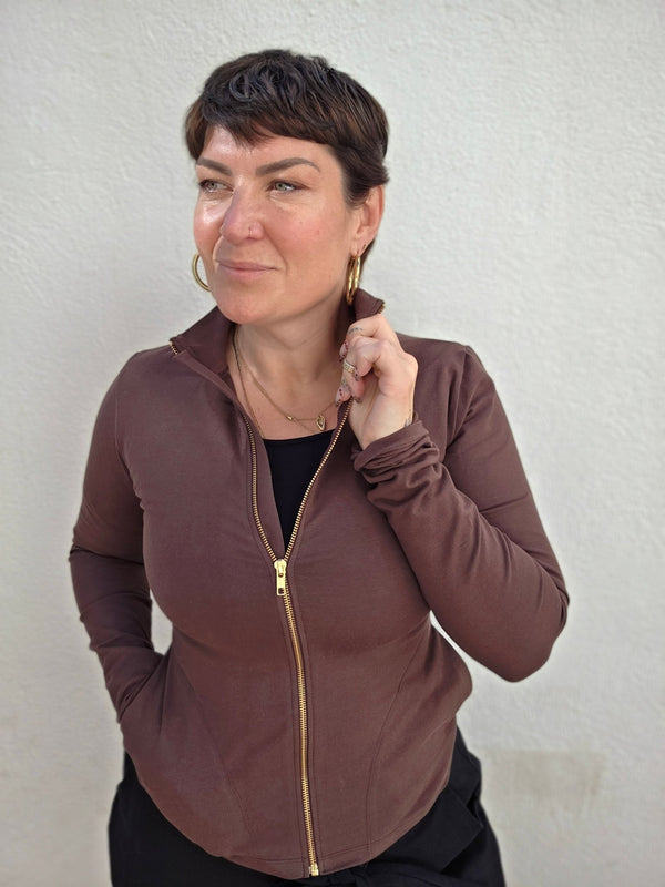 Zip Jacket Full Length with pockets and cosy little thumb holes in hot Chocolate - Manners London